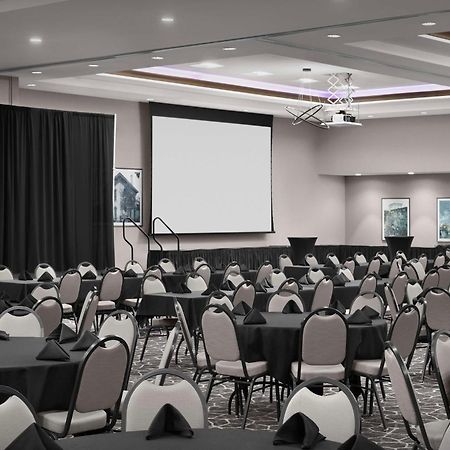 Hilton Garden Inn Cedar Falls Conference Center Esterno foto