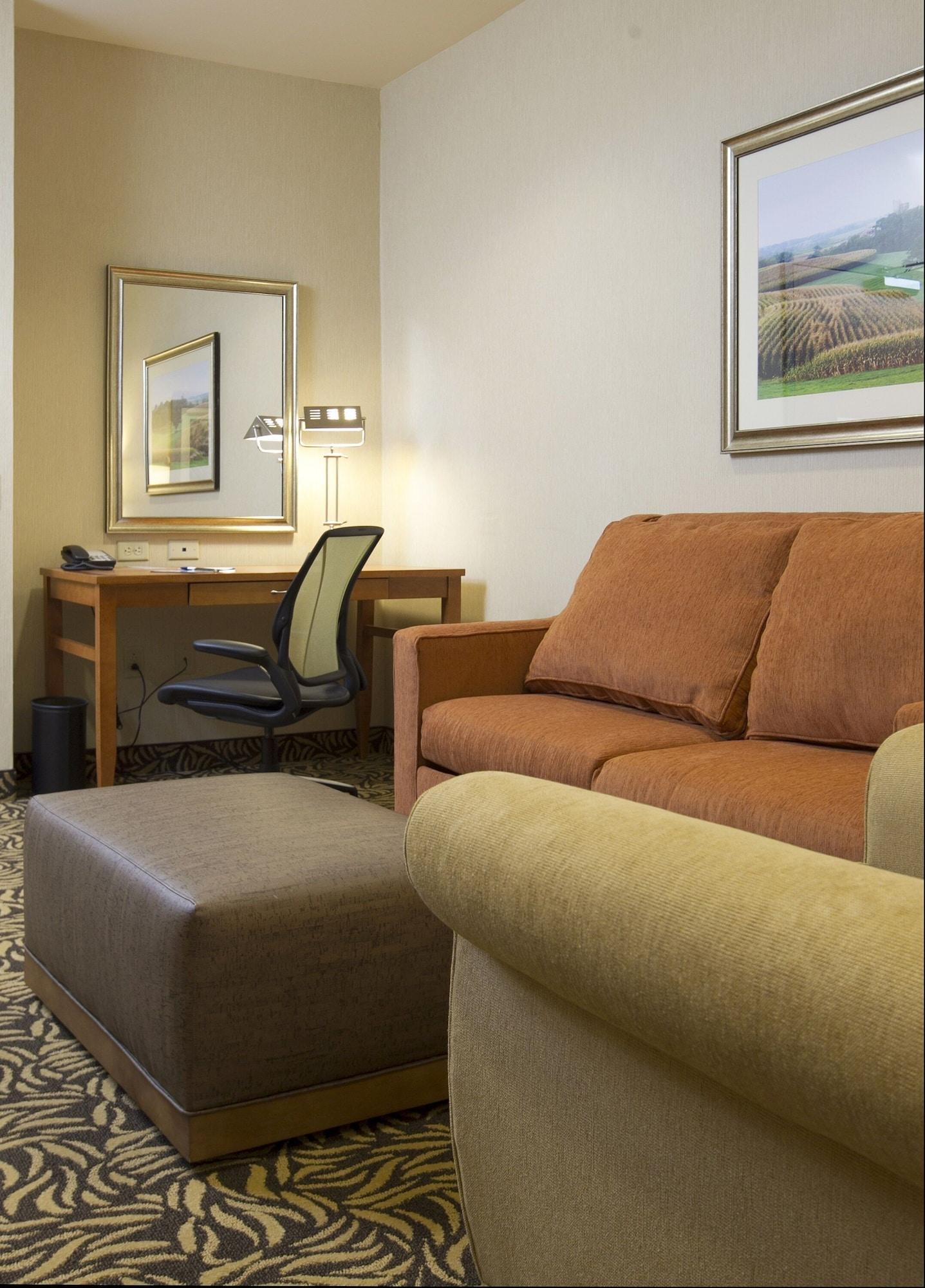 Hilton Garden Inn Cedar Falls Conference Center Esterno foto