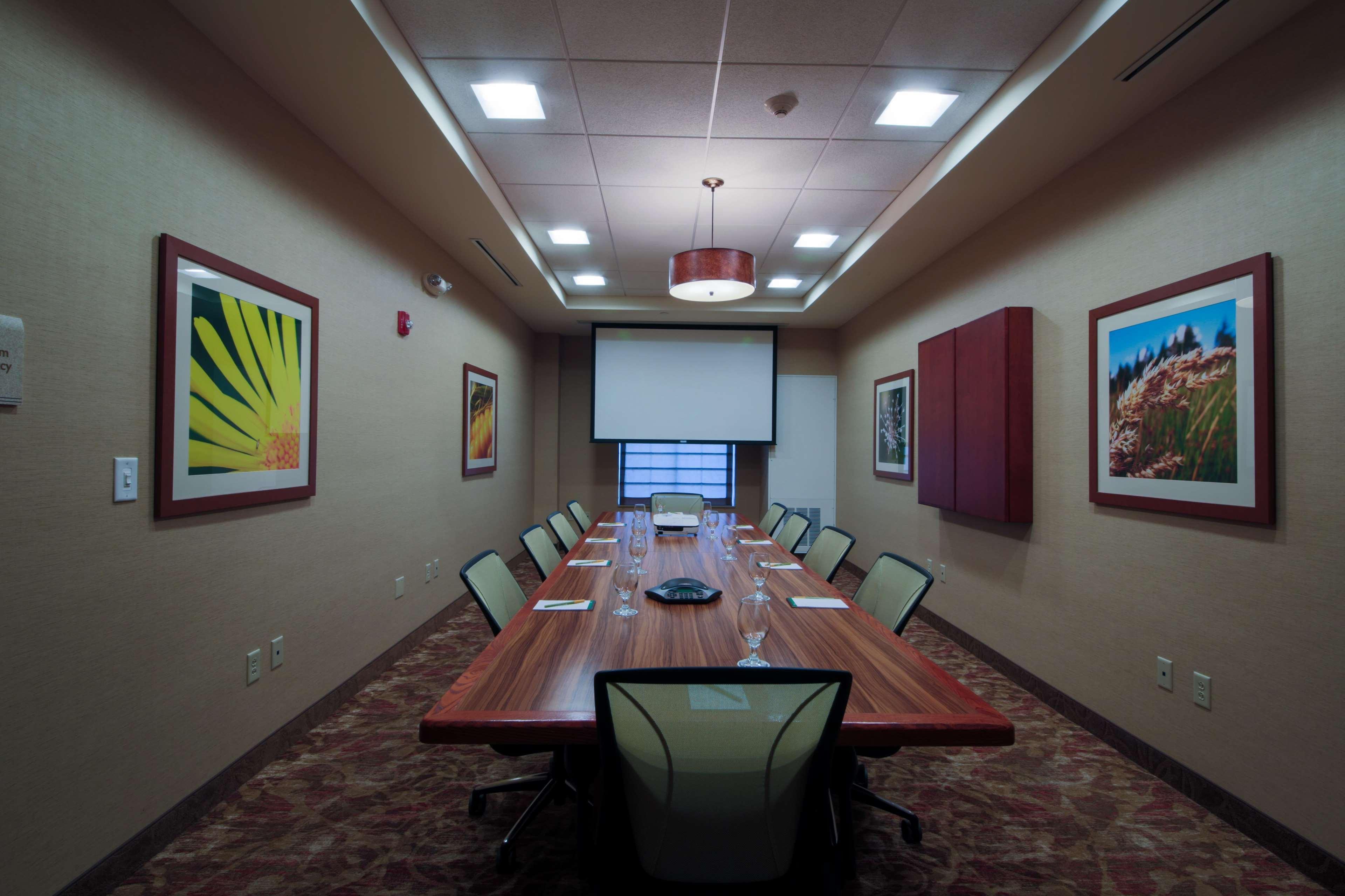 Hilton Garden Inn Cedar Falls Conference Center Esterno foto
