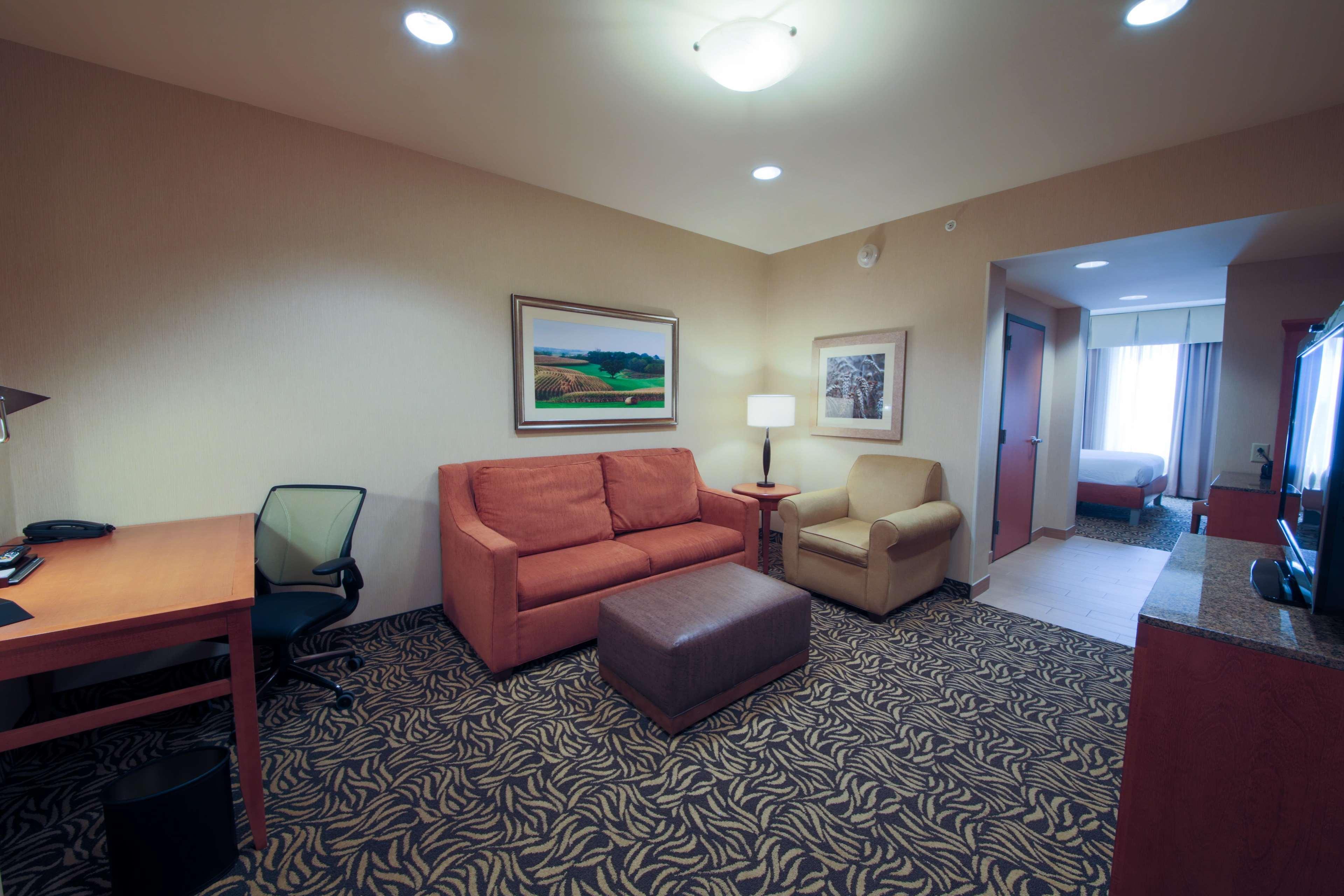 Hilton Garden Inn Cedar Falls Conference Center Esterno foto