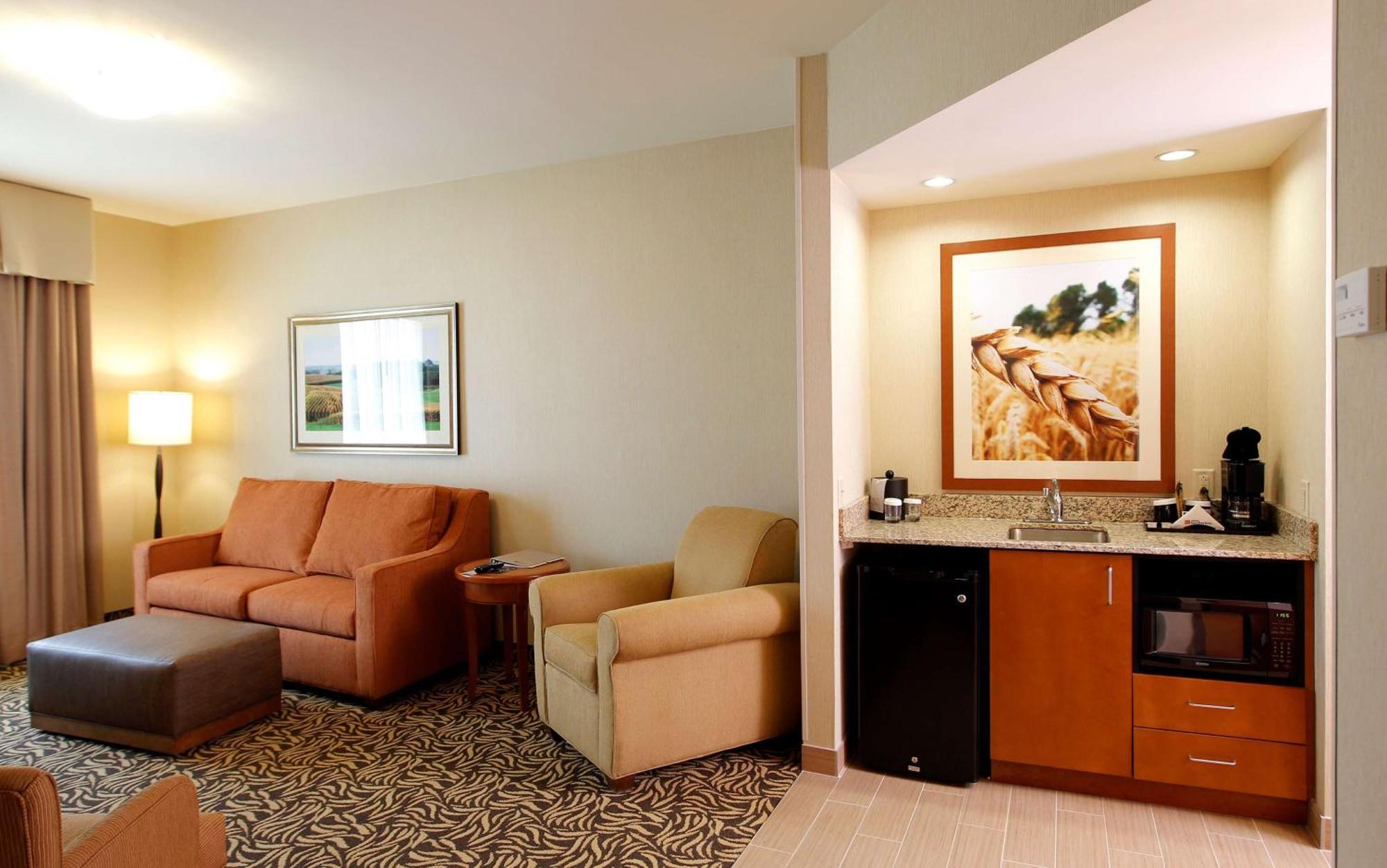Hilton Garden Inn Cedar Falls Conference Center Esterno foto