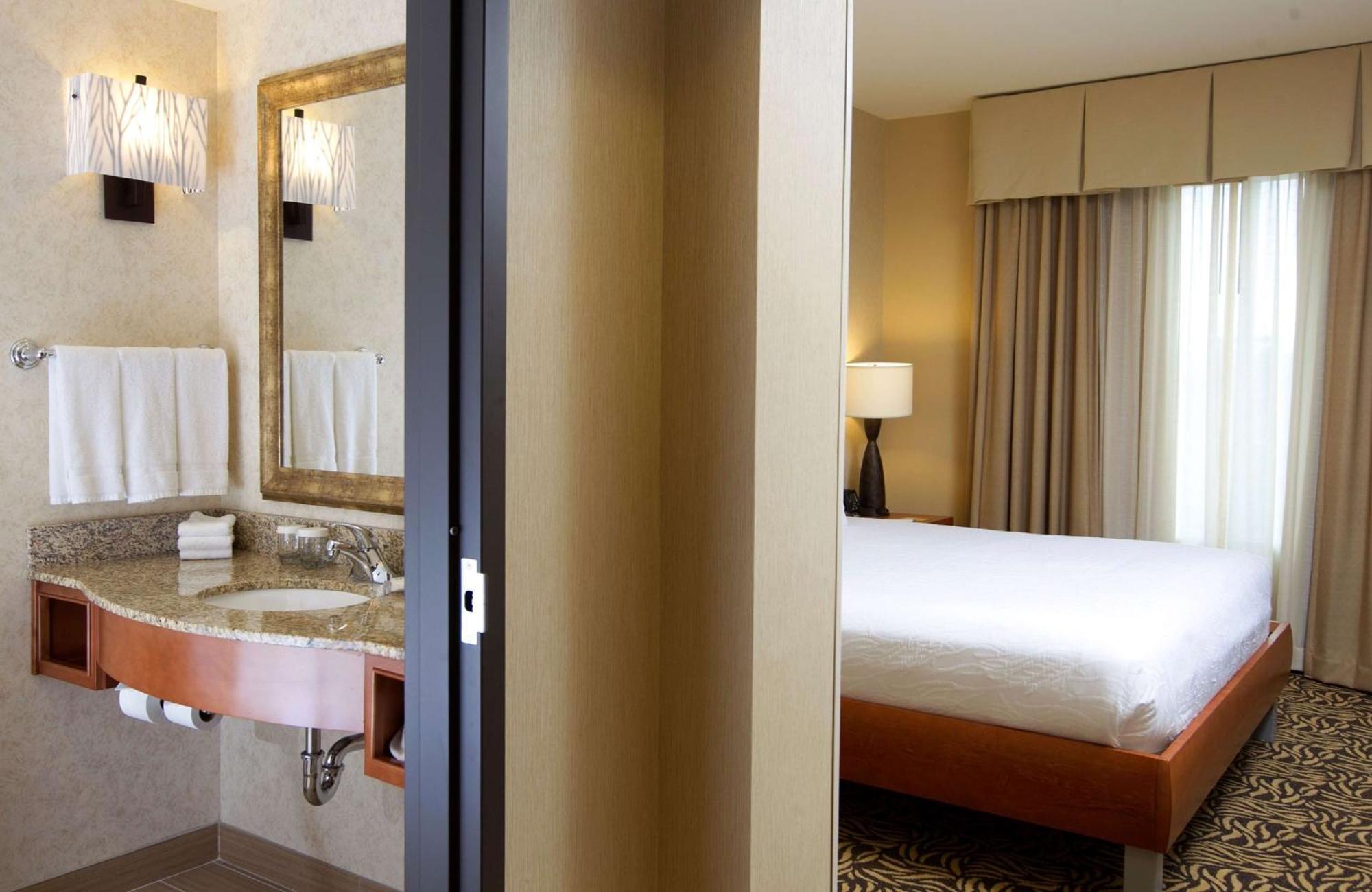 Hilton Garden Inn Cedar Falls Conference Center Esterno foto