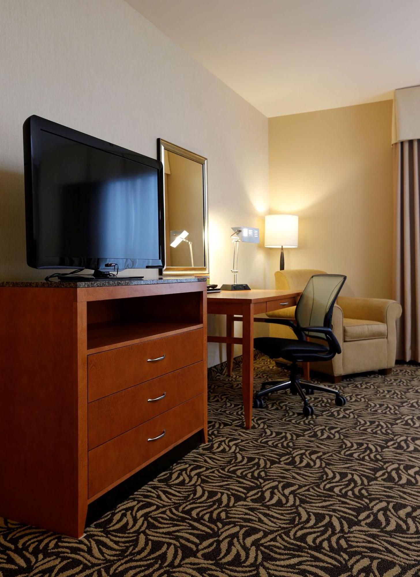 Hilton Garden Inn Cedar Falls Conference Center Esterno foto