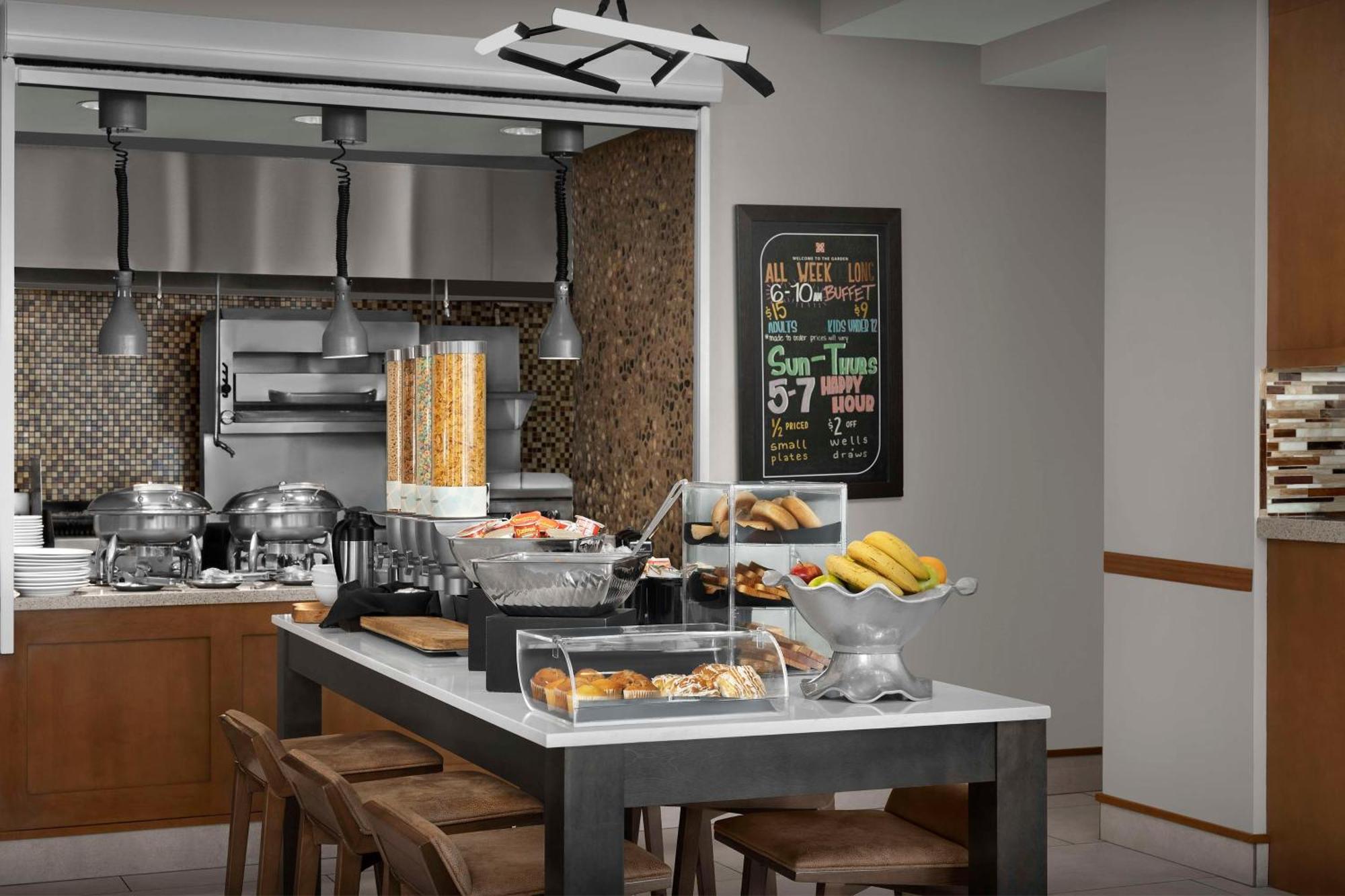Hilton Garden Inn Cedar Falls Conference Center Esterno foto